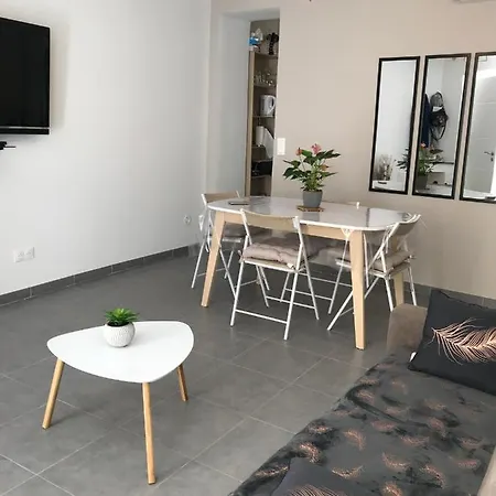 Le Benedictins Apartment Nimes